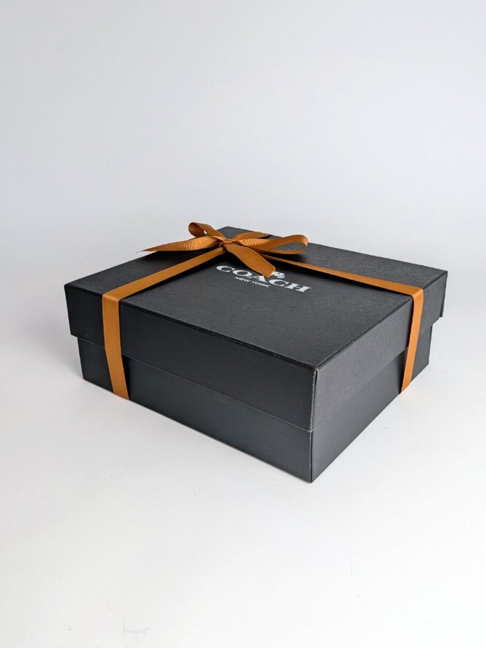 Authentic Coach Gift Box Set with Amber Ribbon & Sticker - Picture 2 of 6
